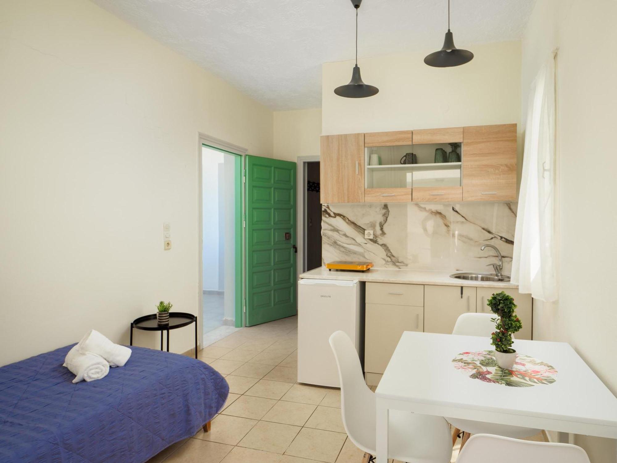 Divina Seaside Apartments By Estia Gúvesz Kültér fotó
