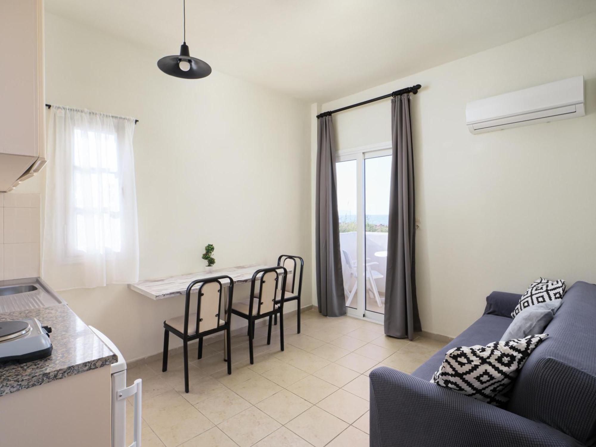 Divina Seaside Apartments By Estia Gúvesz Kültér fotó